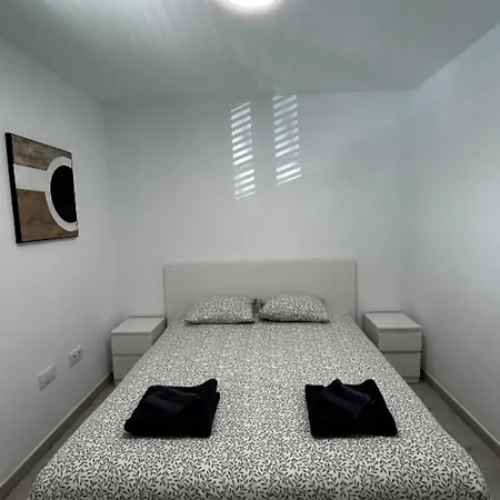 Life Only 5 Minutes Away And Heated Pool *